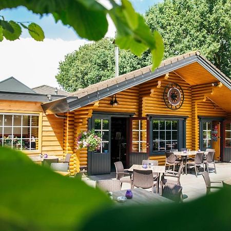 Een Gezellige Chalet Met Zonnige Buitenruimte Op De Veluwe! Villa Putten Esterno foto
