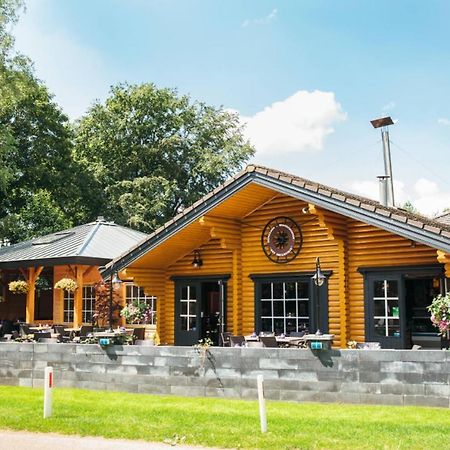 Een Gezellige Chalet Met Zonnige Buitenruimte Op De Veluwe! Villa Putten Esterno foto