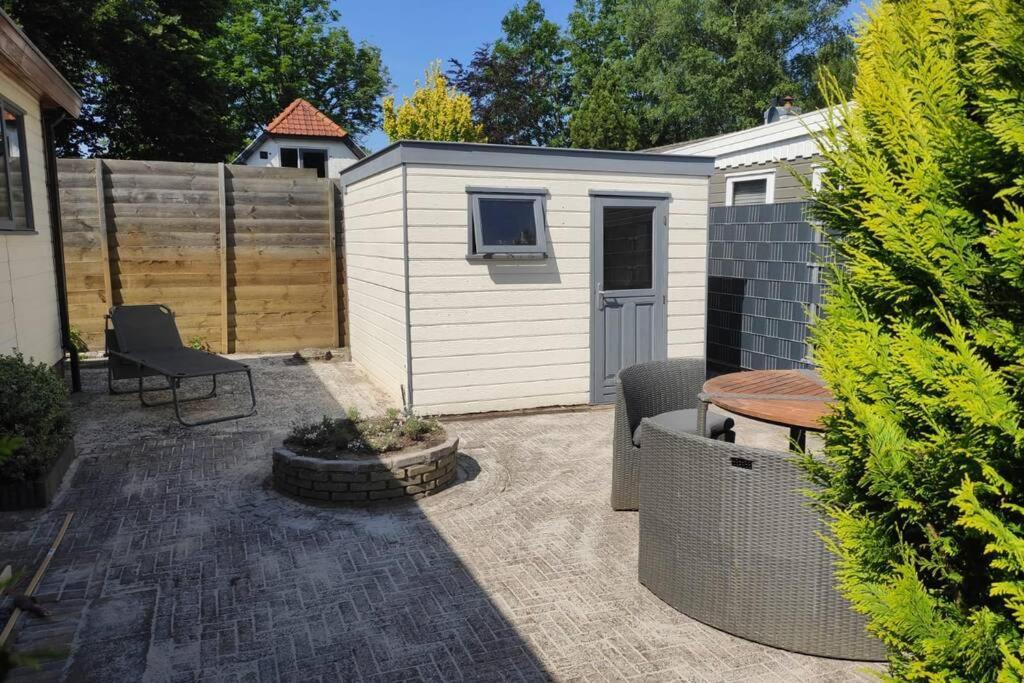 Een Gezellige Chalet Met Zonnige Buitenruimte Op De Veluwe! Villa Putten Esterno foto